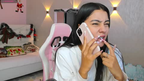 Mia Gomez online show from January 2025 01:03:01 PM