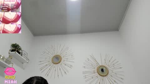 Miah Collins online show from November 2025 11:25:02 AM