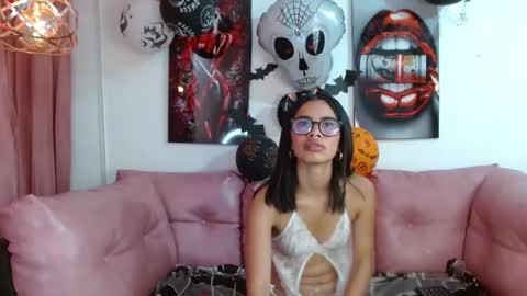 miahotcs online show from October 2025 01:18:01 PM