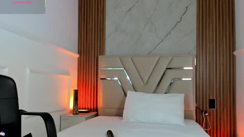 Miah  Sens online show from November 2025 03:27:02 AM