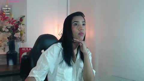 Mia online show from March 2026 11:49:01 AM