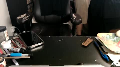 Mark online show from November 2025 04:47:01 AM