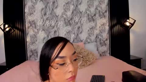 Snapshot of mialarouse chatting on February 2026 07:40:01 PM Mia Larouse online show from February 2026 07:40:01 PM