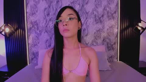 Mia Larouse online show from March 2026 10:03:01 PM