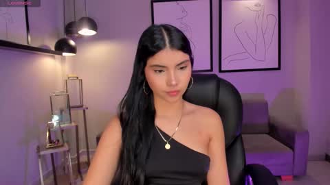 Call me Mia  online show from December 2025 07:32:01 PM