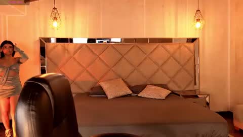Snapshot of mialaurence_ chatting on June 2026 06:51:02 PM Call me Mia online show from June 2026 06:51:02 PM
