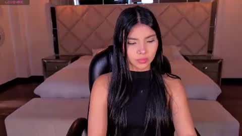 Snapshot of mialaurence_ chatting on June 2026 05:37:01 PM Call me Mia online show from June 2026 05:37:01 PM