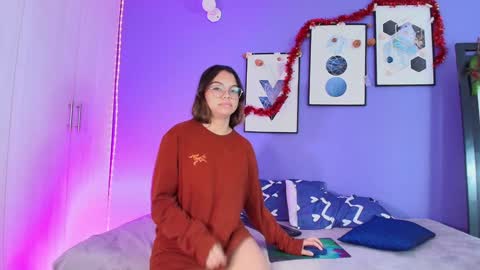 Mia online show from December 2024 10:04:01 PM