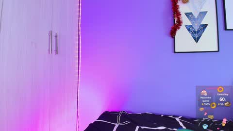 Mia online show from December 2024 12:54:01 AM