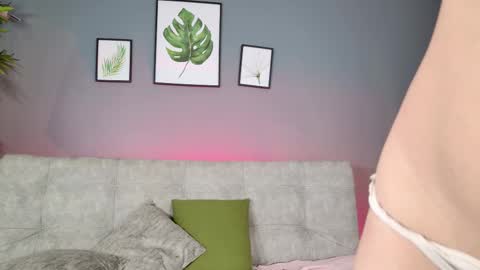 Mia online show from February 2026 04:33:01 PM