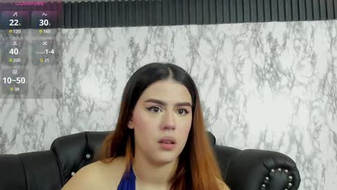 Snapshot of miamontoya chatting on January 2025 12:09:01 PM Mia   -5 7001400 Follow  online show from January 2025 12:09:01 PM