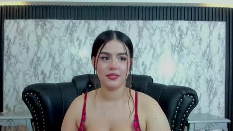 Snapshot of miamontoya chatting on February 2025 03:42:01 PM Mia   -5 7001400 Follow  online show from February 2025 03:42:01 PM