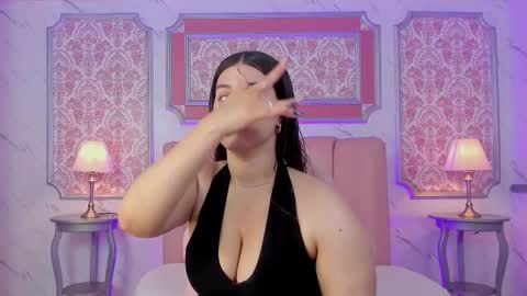 Snapshot of miamontoya chatting on March 2025 12:33:02 PM Mia   -5 7001400 Follow  online show from March 2025 12:33:02 PM