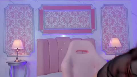 Snapshot of miamontoya chatting on March 2025 12:50:02 PM Mia   -5 7001400 Follow  online show from March 2025 12:50:02 PM