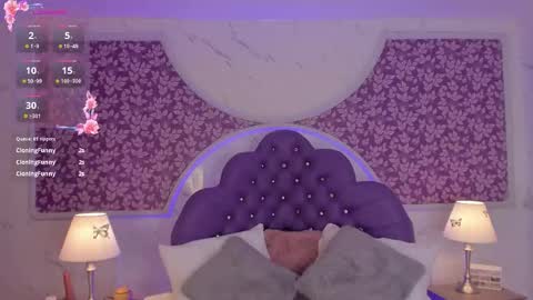 Snapshot of miamontoya chatting on September 2025 01:18:01 AM Mia   -5 7001400 Follow  online show from September 2025 01:18:01 AM