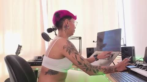 Mia Morgann online show from December 2025 02:00:02 PM