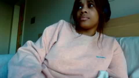 MiaMuffn online show from December 2024 01:22:02 PM