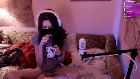 Snapshot of miaowhowl chatting on January 2025 09:14:02 PM Kristien online show from January 2025 09:14:02 PM