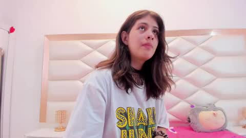 Sweetie Mia online show from March 2025 06:33:01 PM