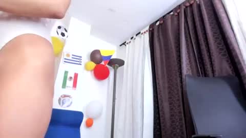 Snapshot of miarobertsmilf chatting on July 2026 12:23:02 AM Mia Milf online show from July 2026 12:23:02 AM