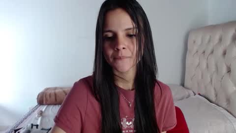Snapshot of miarobinn_ chatting on December 2024 02:27:01 PM miarobinn_ online show from December 2024 02:27:01 PM