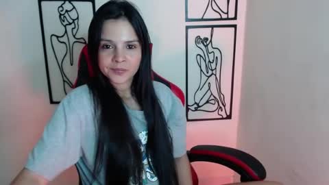 miarobinn_ online show from July 2026 12:12:01 PM