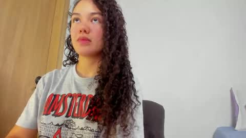 Mia Rouse online show from May 2026 07:00:02 PM