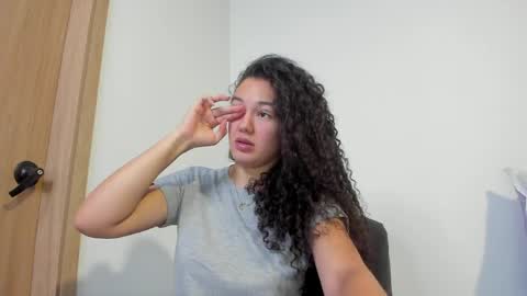 Mia Rouse online show from May 2026 10:28:01 PM