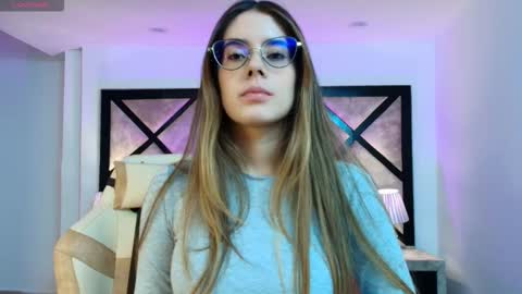 Mia online show from February 2026 06:59:02 PM