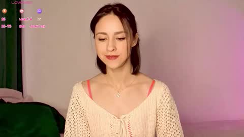 Mia online show from November 2025 06:01:01 AM