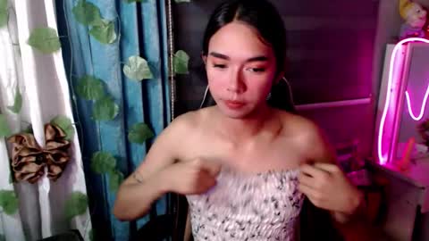 Mia online show from January 2026 10:42:01 AM