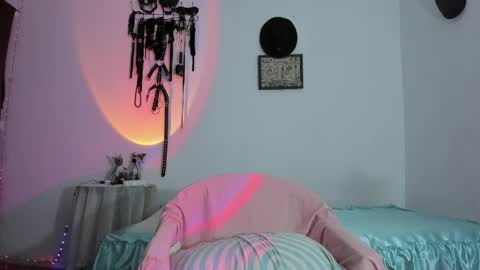 Mariana  online show from April 2026 01:36:01 AM