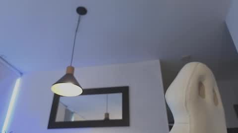 Mia online show from January 2025 07:48:01 PM