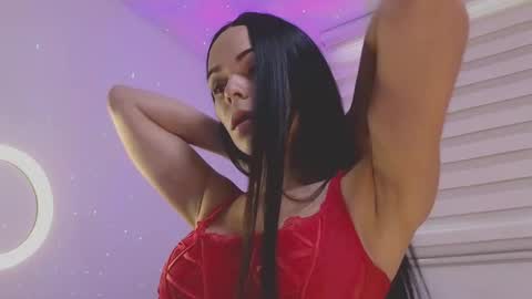 Mia online show from March 2025 03:51:01 PM