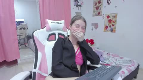 Snapshot of miavolkova_ chatting on January 2025 05:30:01 AM Chloe online show from January 2025 05:30:01 AM