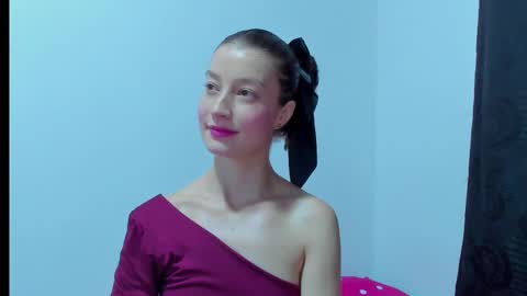 Snapshot of miavolkova_ chatting on October 2025 11:24:02 PM Chloe online show from October 2025 11:24:02 PM