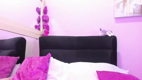 MiaWeiss online show from December 2024 10:16:02 PM