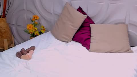 Mia online show from January 2025 07:00:02 AM