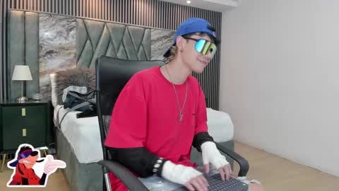 Michael online show from October 2025 09:27:01 PM