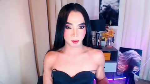michaelagoddess online show from December 2025 11:25:02 AM