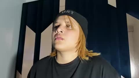 michell_rs online show from November 2025 03:50:01 AM