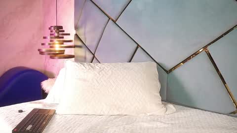 michell_starrr online show from June 2026 03:30:01 AM