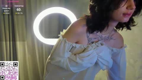 ichelle online show from October 2025 01:41:02 AM