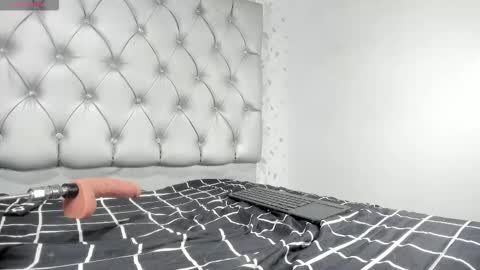 michelle perla online show from October 2025 07:49:02 PM