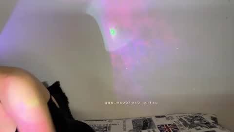 michellepetitte online show from October 2025 10:41:01 PM