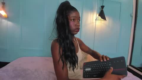 Snapshot of michellepose chatting on November 2025 12:08:02 PM michellepose online show from November 2025 12:08:02 PM