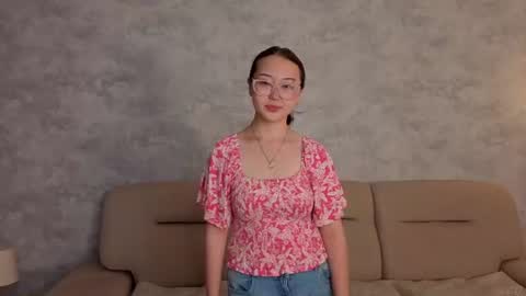 Snapshot of michellespinn chatting on July 2026 03:49:01 PM Mio online show from July 2026 03:49:01 PM