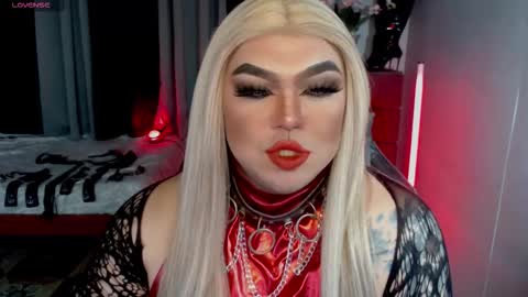 Snapshot of michellevixen921 chatting on September 2025 08:30:02 PM Michelle online show from September 2025 08:30:02 PM