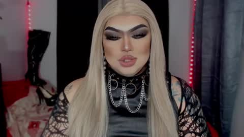 Michelle online show from December 2025 04:25:02 PM