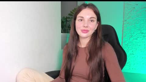 Michellee online show from November 2025 05:24:01 PM